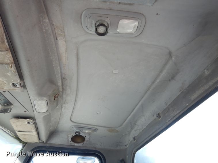 image for item DK0328 2007 Peterbilt 357  ready mix truck