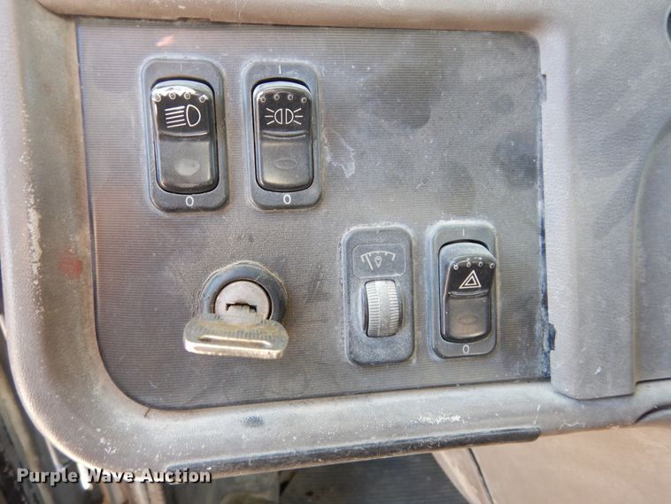 image for item DK0328 2007 Peterbilt 357  ready mix truck