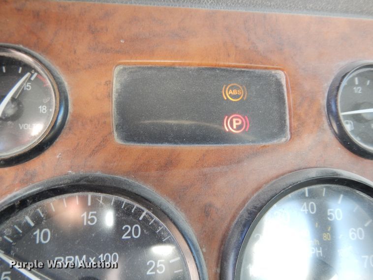 image for item DK0328 2007 Peterbilt 357  ready mix truck