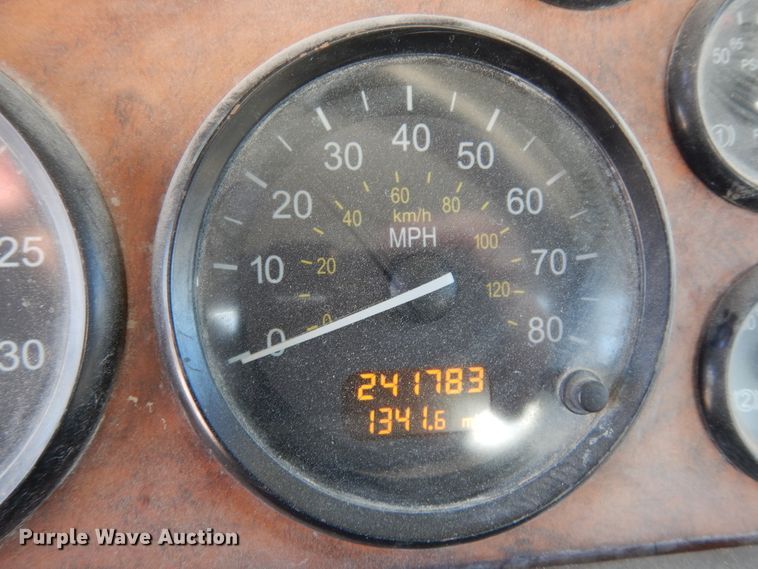 image for item DK0328 2007 Peterbilt 357  ready mix truck