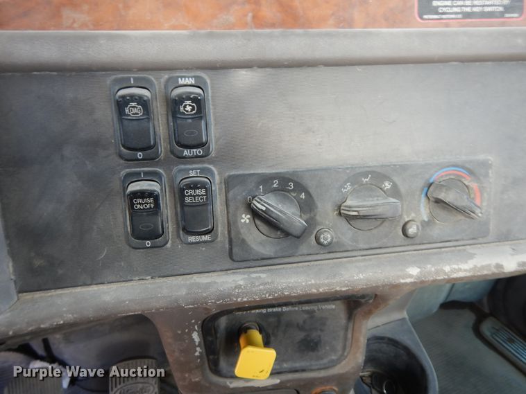 image for item DK0328 2007 Peterbilt 357  ready mix truck