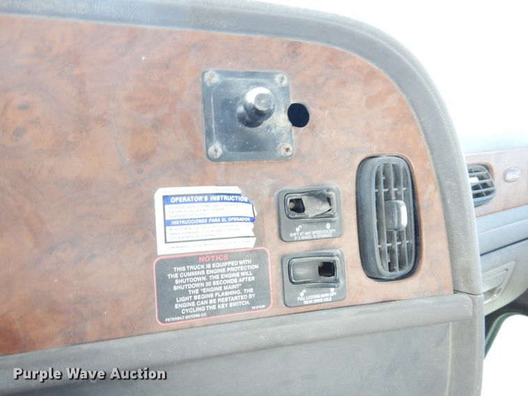 image for item DK0328 2007 Peterbilt 357  ready mix truck