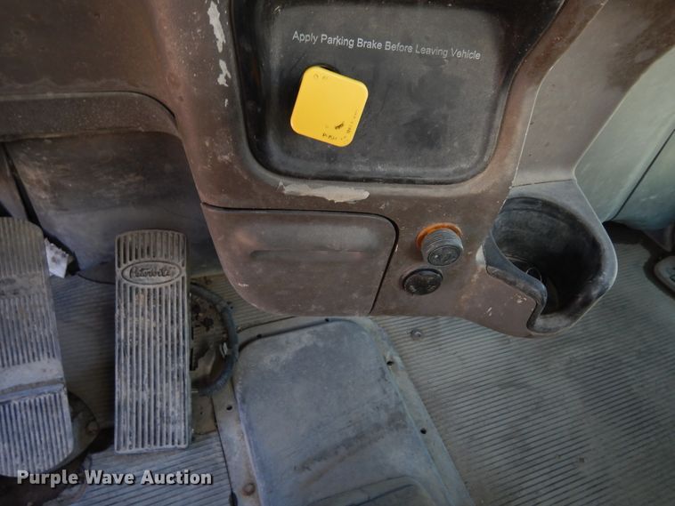 image for item DK0328 2007 Peterbilt 357  ready mix truck