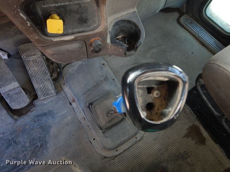 image for item DK0328 2007 Peterbilt 357  ready mix truck