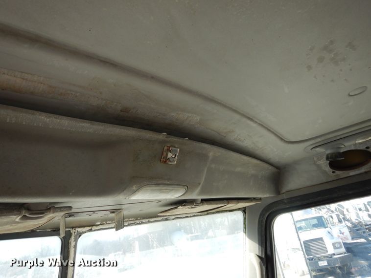 image for item DK0328 2007 Peterbilt 357  ready mix truck