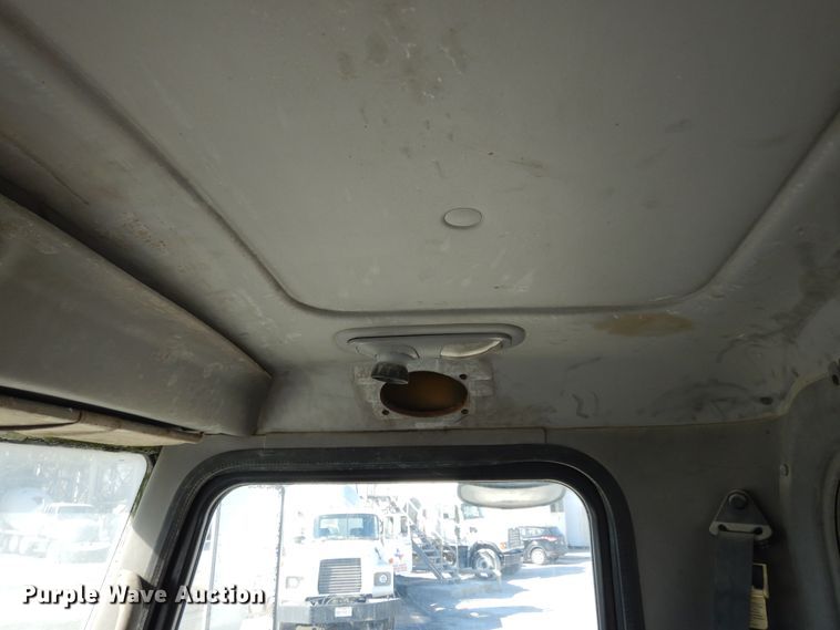 image for item DK0328 2007 Peterbilt 357  ready mix truck