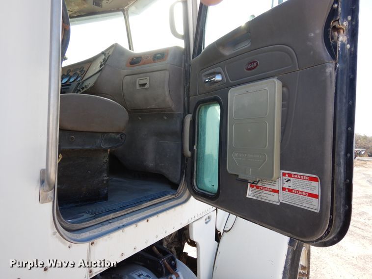 image for item DK0328 2007 Peterbilt 357  ready mix truck