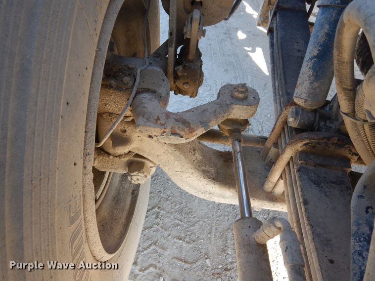 image for item DK0328 2007 Peterbilt 357  ready mix truck