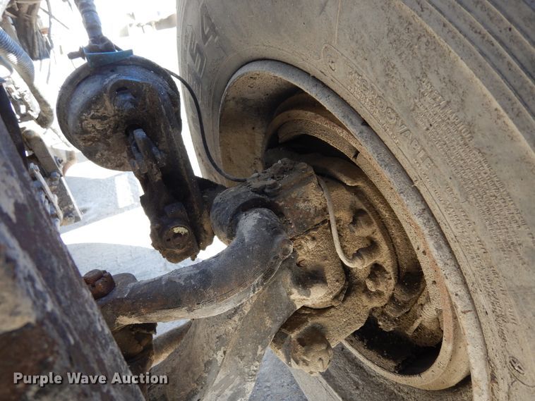 image for item DK0328 2007 Peterbilt 357  ready mix truck