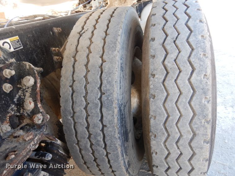 image for item DK0328 2007 Peterbilt 357  ready mix truck