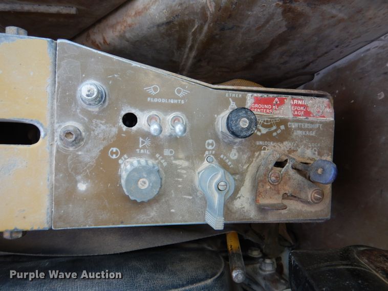 image for item DK3646 1983 Caterpillar 12G  motor grader