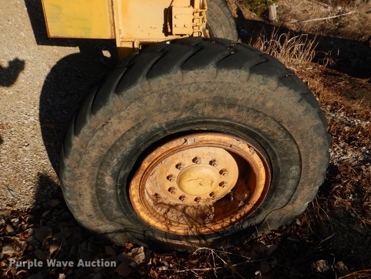 image for item DK3646 1983 Caterpillar 12G  motor grader