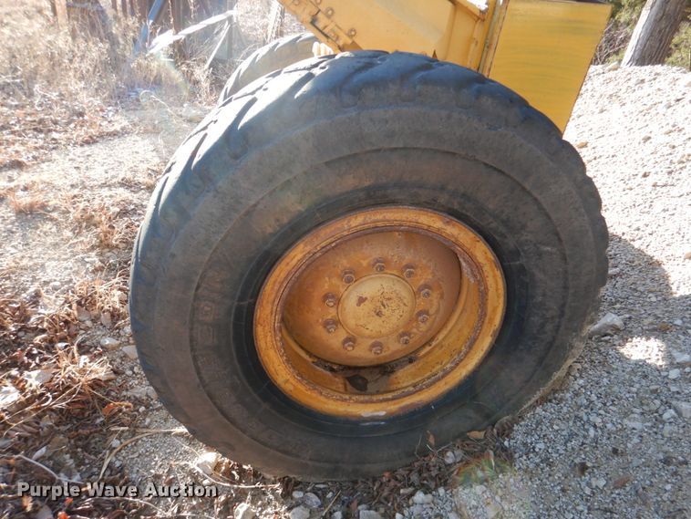 image for item DK3646 1983 Caterpillar 12G  motor grader