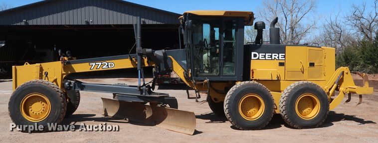 image for item DK3683 2004 John Deere 772D  motor grader