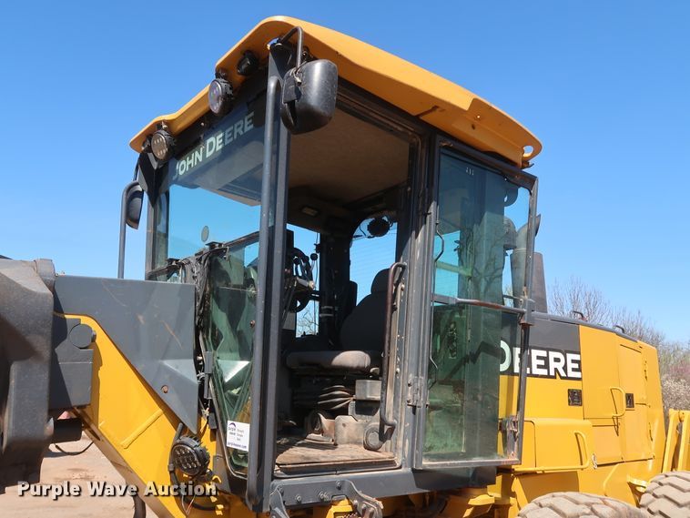 image for item DK3683 2004 John Deere 772D  motor grader