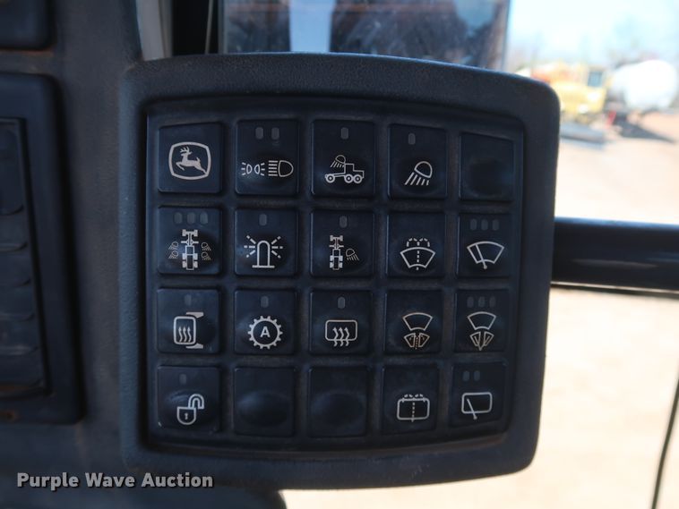 image for item DK3683 2004 John Deere 772D  motor grader