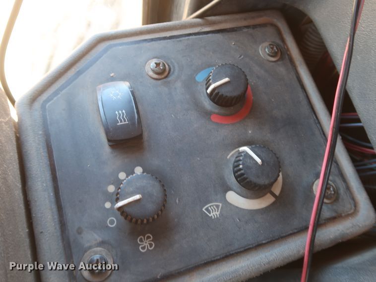 image for item DK3683 2004 John Deere 772D  motor grader