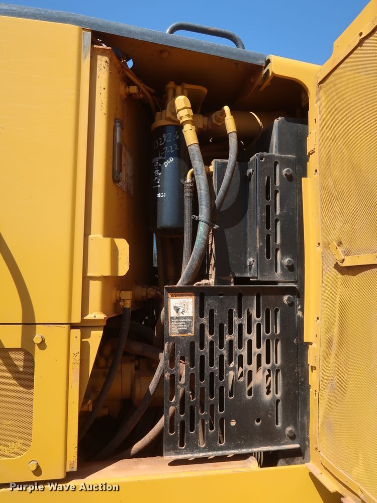 image for item DK3683 2004 John Deere 772D  motor grader