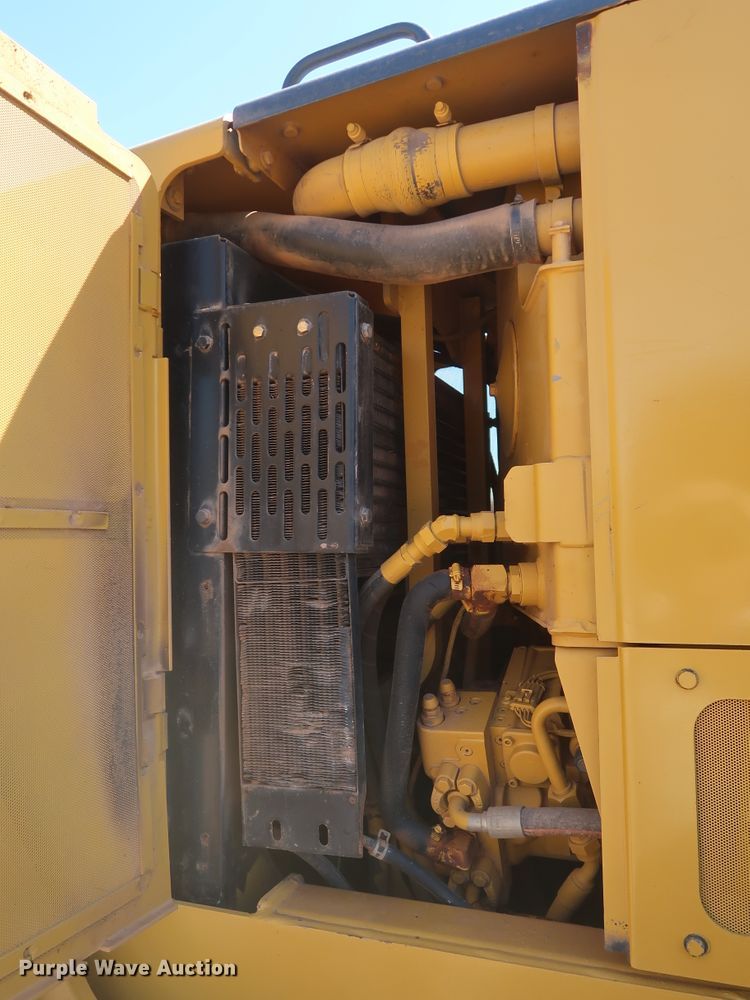 image for item DK3683 2004 John Deere 772D  motor grader