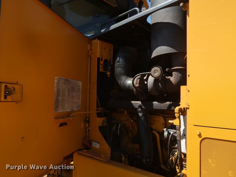 image for item DK3683 2004 John Deere 772D  motor grader