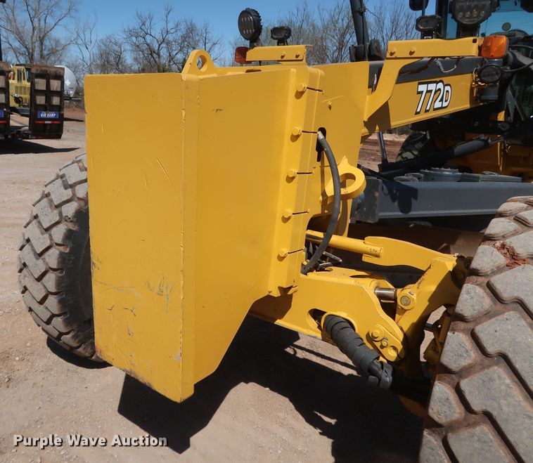 image for item DK3683 2004 John Deere 772D  motor grader