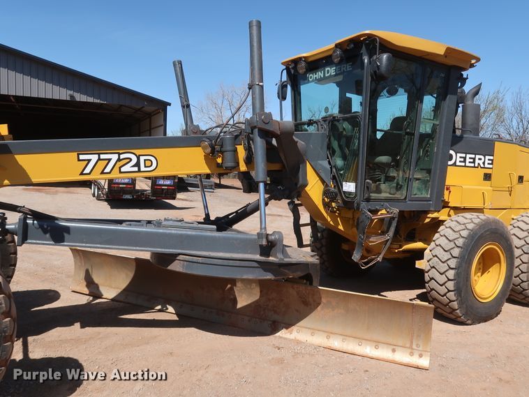 image for item DK3683 2004 John Deere 772D  motor grader