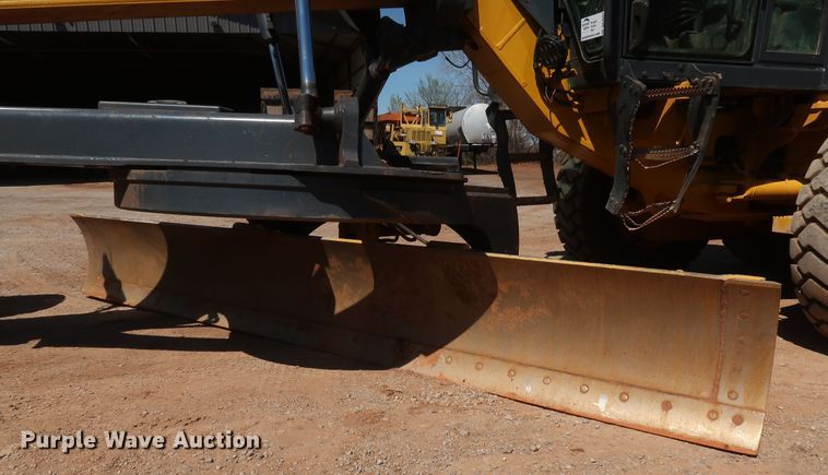 image for item DK3683 2004 John Deere 772D  motor grader