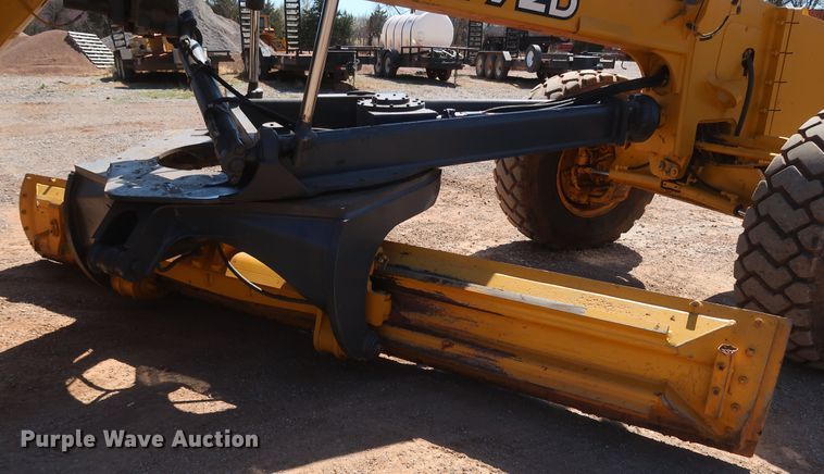 image for item DK3683 2004 John Deere 772D  motor grader