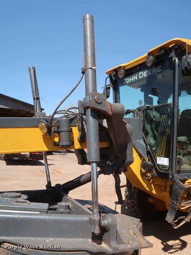 image for item DK3683 2004 John Deere 772D  motor grader