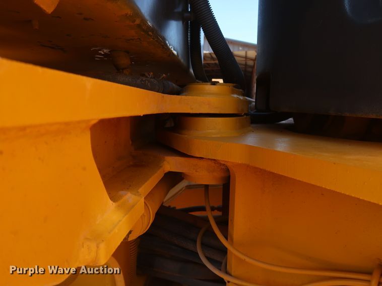 image for item DK3683 2004 John Deere 772D  motor grader