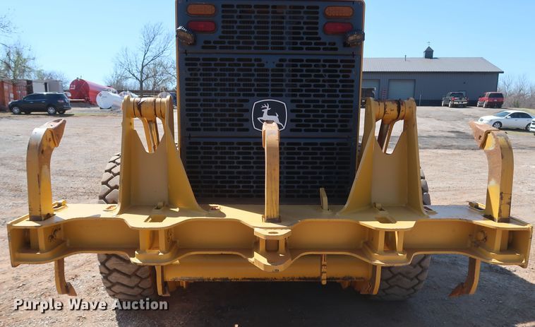 image for item DK3683 2004 John Deere 772D  motor grader