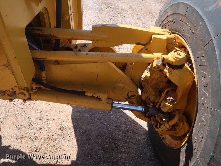 image for item DK3683 2004 John Deere 772D  motor grader