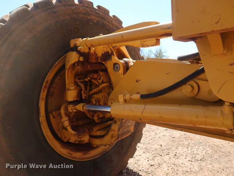 image for item DK3683 2004 John Deere 772D  motor grader