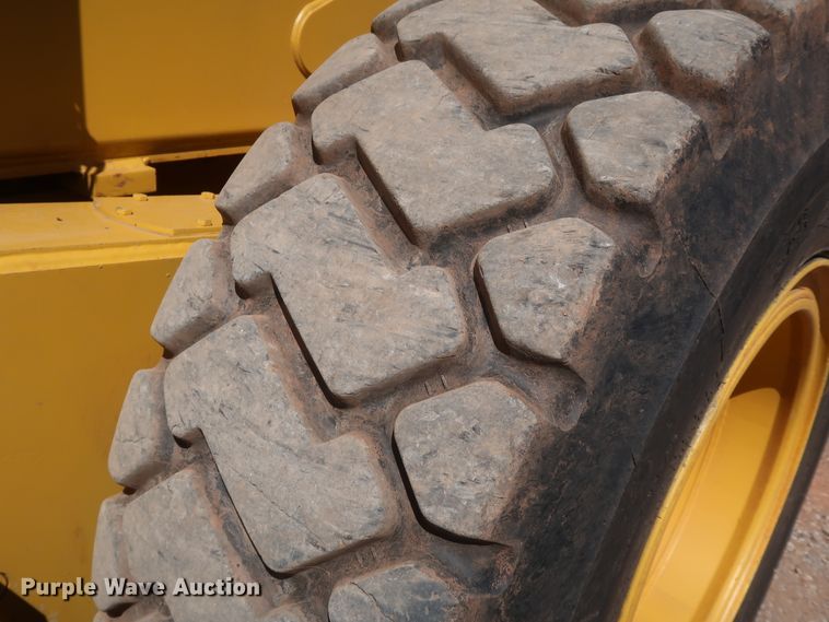 image for item DK3683 2004 John Deere 772D  motor grader