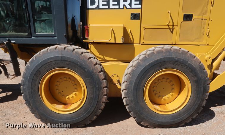 image for item DK3683 2004 John Deere 772D  motor grader