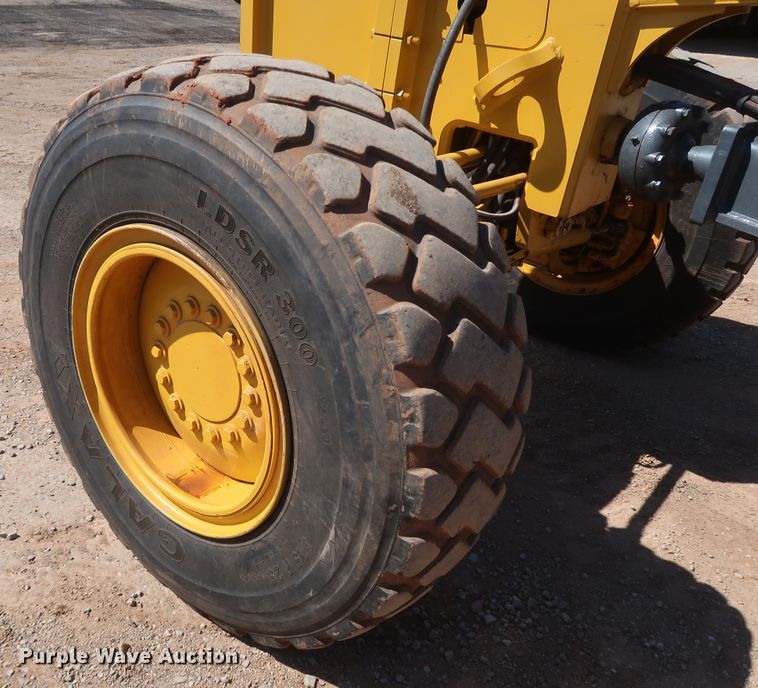 image for item DK3683 2004 John Deere 772D  motor grader