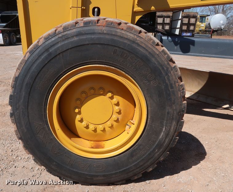 image for item DK3683 2004 John Deere 772D  motor grader