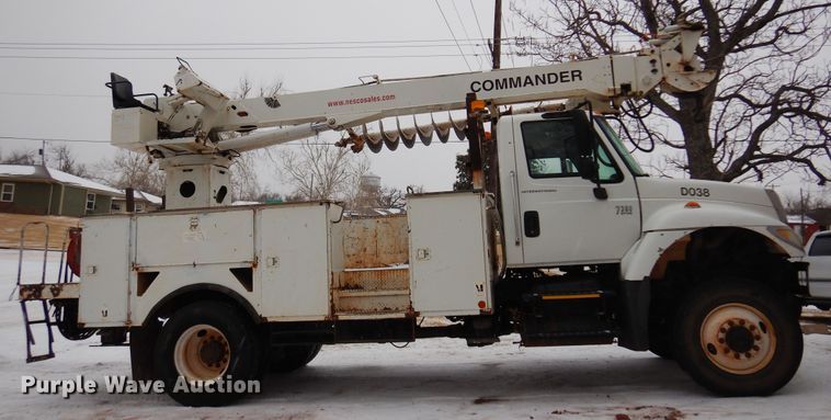 image for item DK4290 2006 International 7300  digger derrick truck