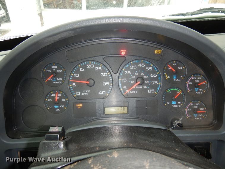 image for item DK4290 2006 International 7300  digger derrick truck