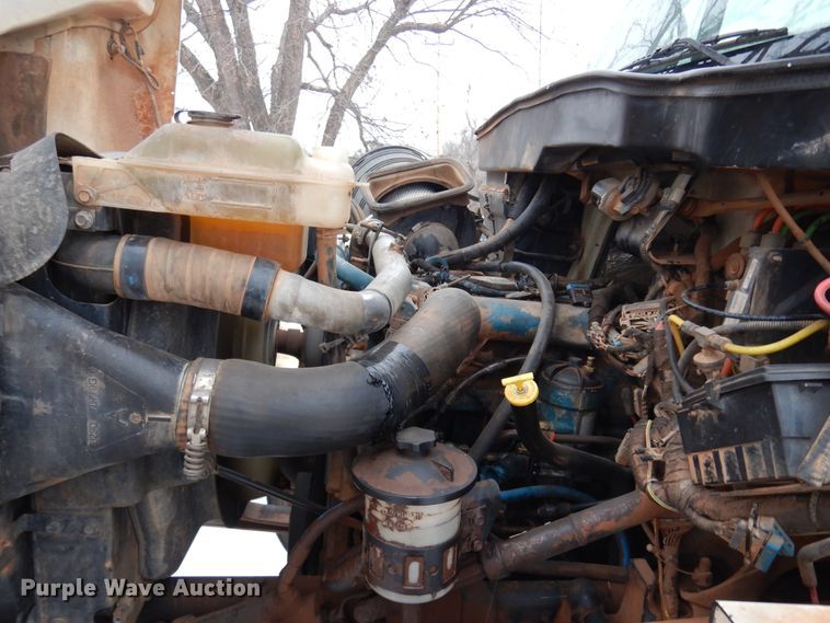 image for item DK4290 2006 International 7300  digger derrick truck