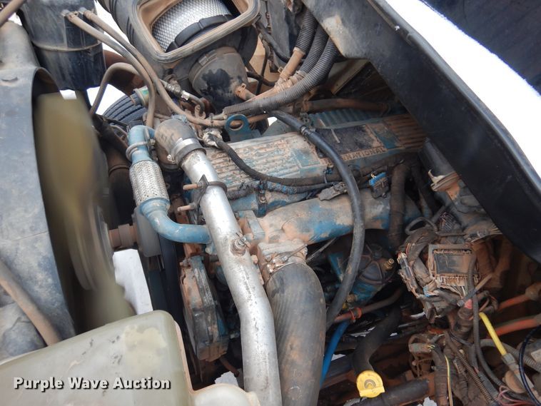 image for item DK4290 2006 International 7300  digger derrick truck