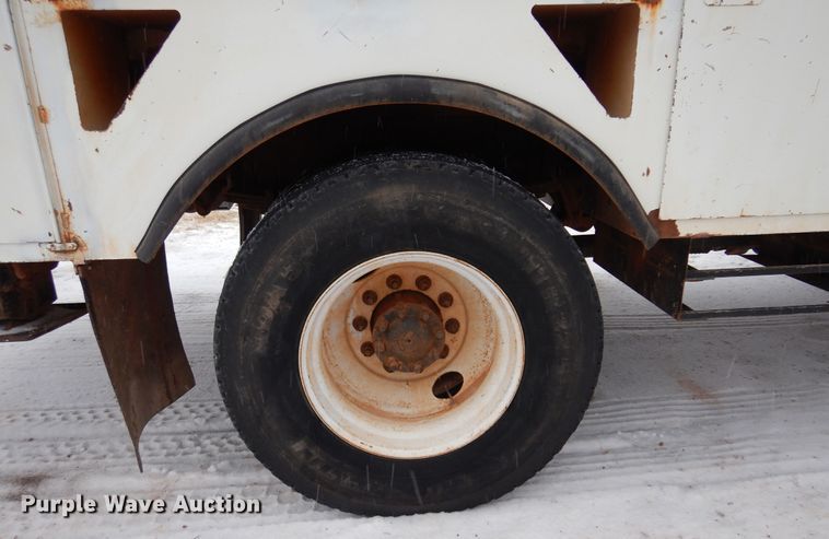 image for item DK4290 2006 International 7300  digger derrick truck