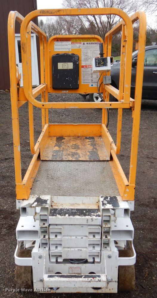 image for item DL3737 2013 Hy-Brid HB1430  scissor lift