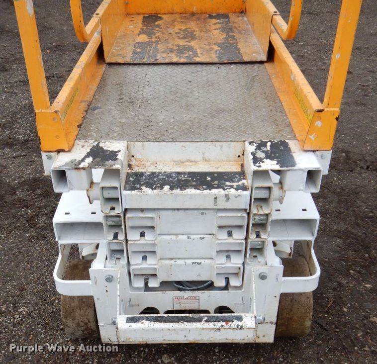 image for item DL3737 2013 Hy-Brid HB1430  scissor lift