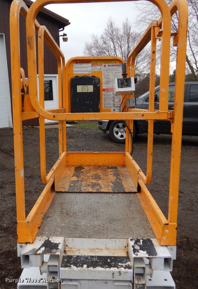 image for item DL3737 2013 Hy-Brid HB1430  scissor lift