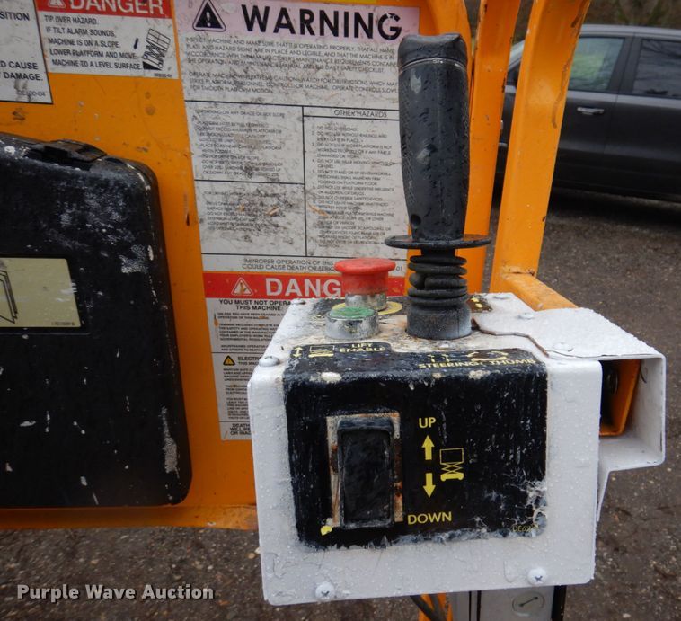 image for item DL3737 2013 Hy-Brid HB1430  scissor lift