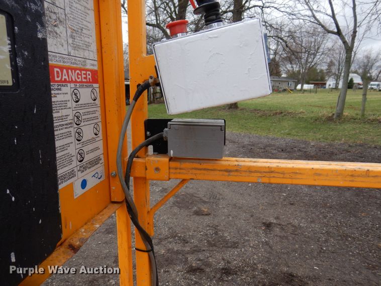 image for item DL3737 2013 Hy-Brid HB1430  scissor lift