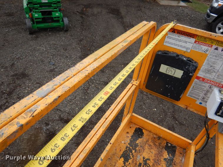 image for item DL3737 2013 Hy-Brid HB1430  scissor lift