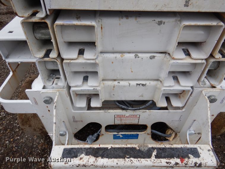 image for item DL3737 2013 Hy-Brid HB1430  scissor lift