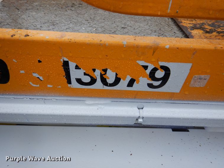 image for item DL3737 2013 Hy-Brid HB1430  scissor lift